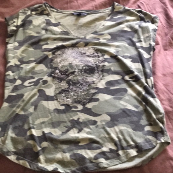Camo top - Picture 1 of 3